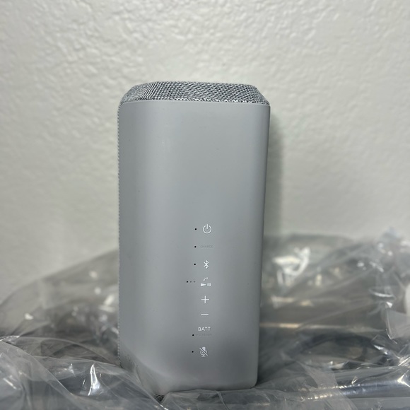 SONY SRSXE300 Bluetooth speaker - Picture 9 of 11